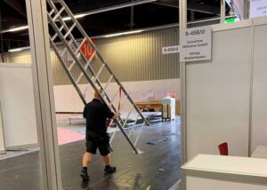 big expo stand assembling